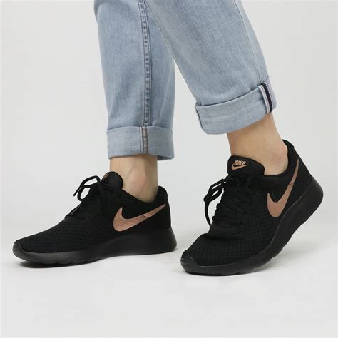 nelson dames nike sportsneaker zwart|Damesschoenen van Nike in het zwart .